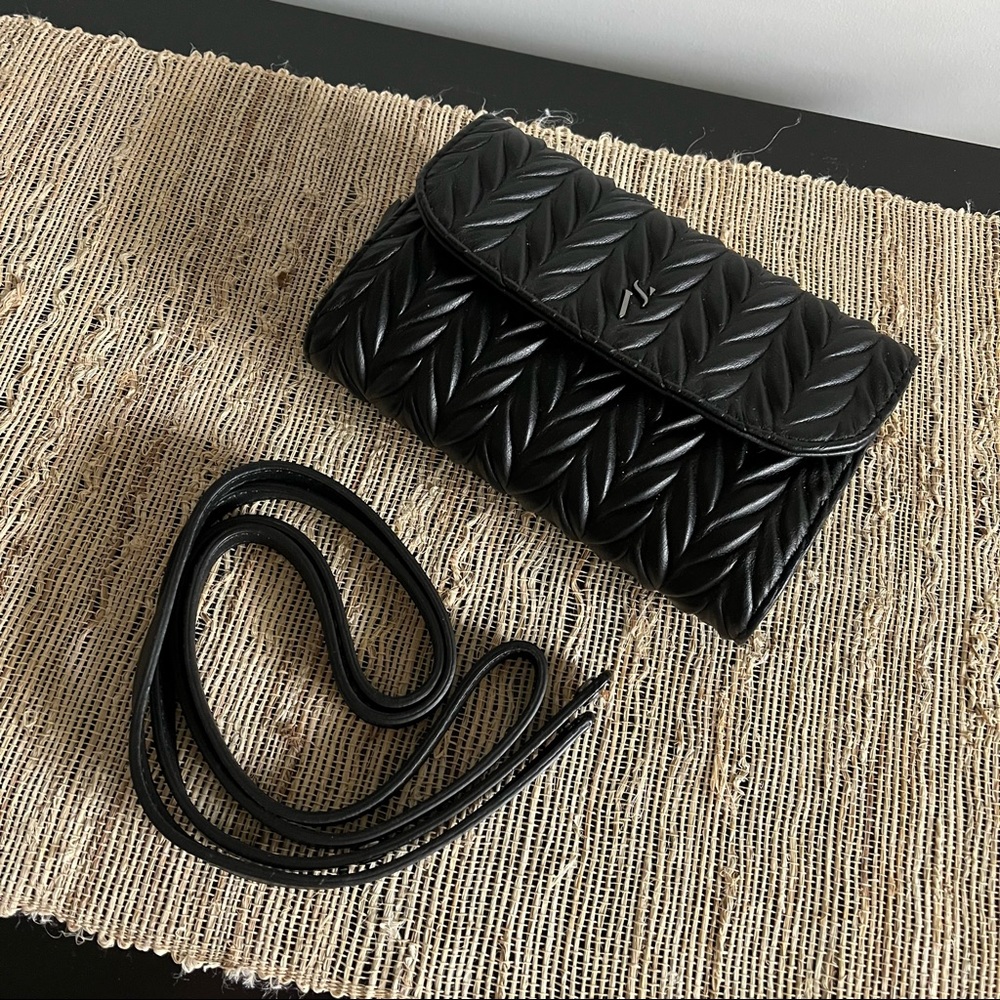 Simply Vera Vera Wang Crossbody Bag Clutch